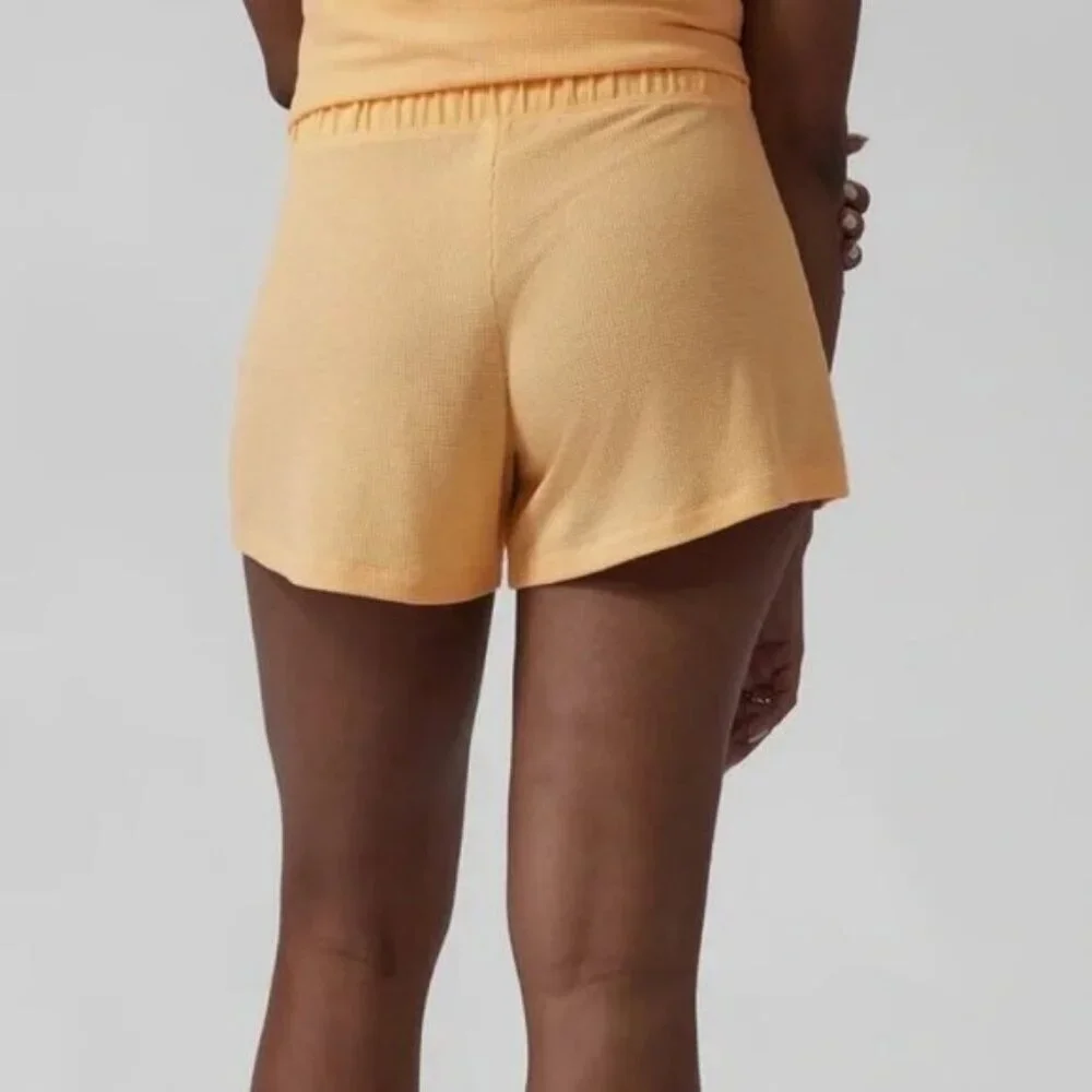 Athleta Wind Down Sleep Short In Lunaria Yellow Size Large
